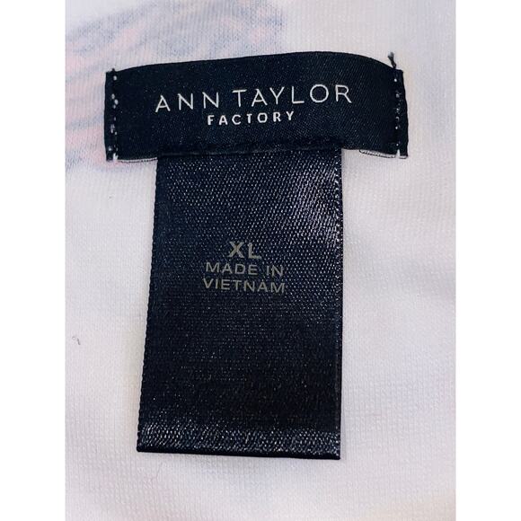 Ann Taylor Factory Floral Top - Women's Size XL - Picture 4 of 8